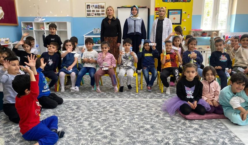 Minik Öğrencilere Ağız ve Diş Sağlığı Eğitimi