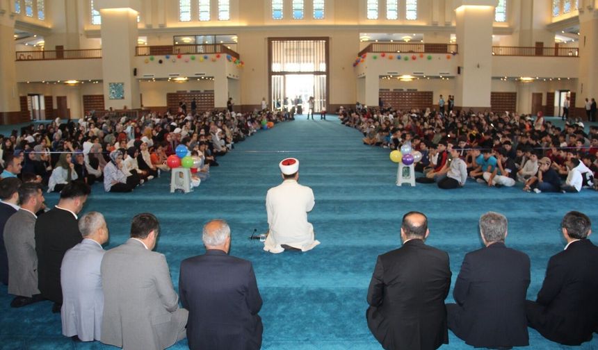 Minik Yürekler Necat Nasıroğlu Külliyesi’nde Buluştu