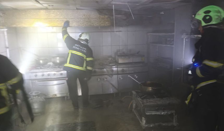 Otel Mutfak Yangınında Panik! Alevler Büyümeden Söndürüldü
