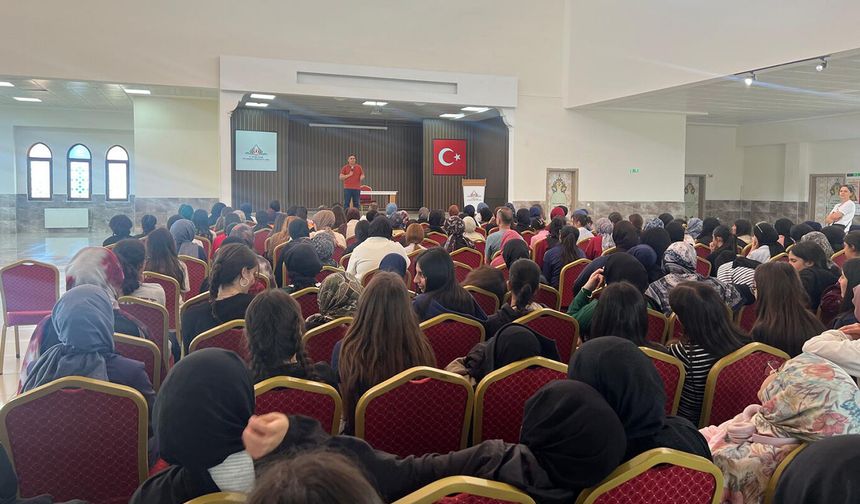 Stanford Listesindeki Bilim İnsanı Batmanlı Öğrencilerle Buluştu