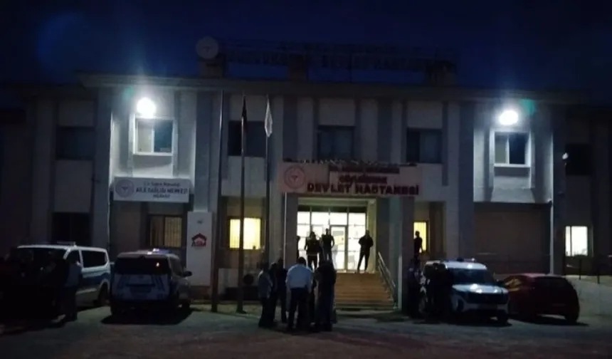 Taş, Sopa ve Silahlar Konuştu: Köy Meydanı Savaş Alanına Döndü, 5 Yaralı