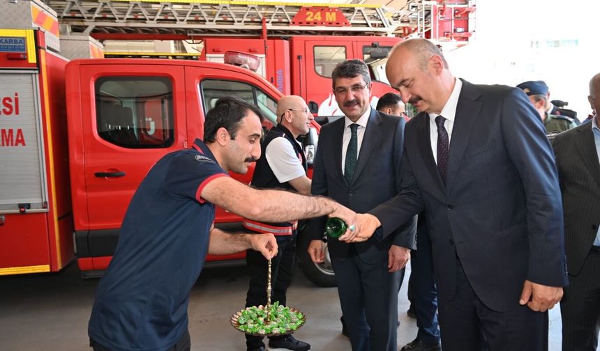 Vali Canalp’ten İtfaiye Kahramanlarına Moral Desteği