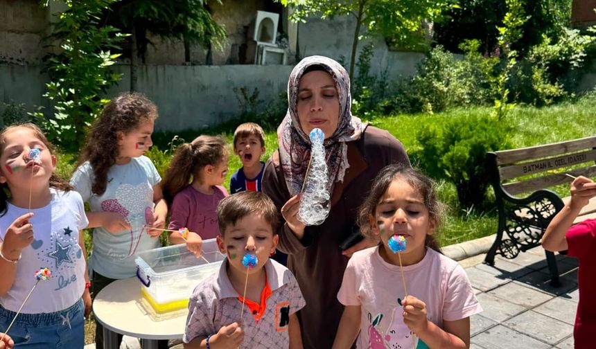 Baloncuklar Gökyüzüne, Neşe Yüreklere Yükseldi!