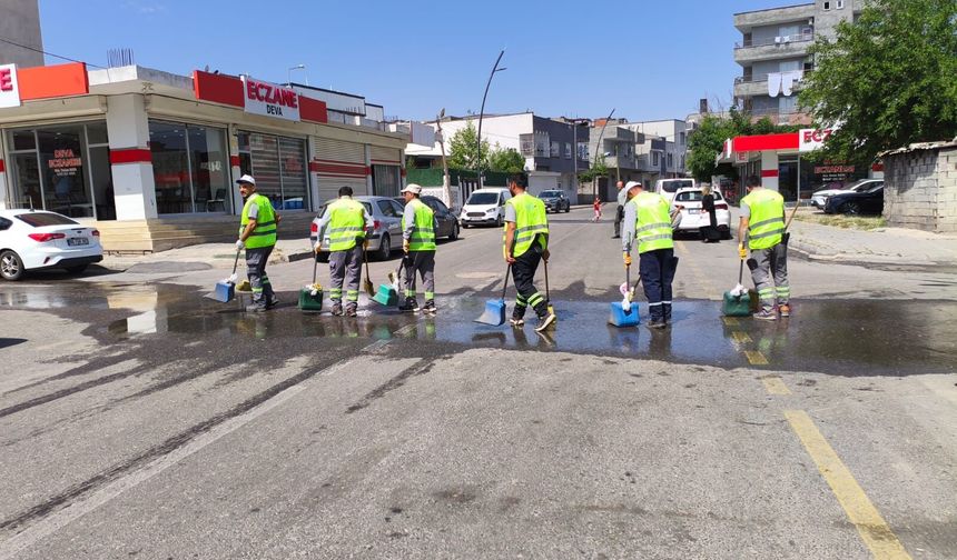 Batman’da Temizlik Seferberliği: 2 Günde 7 Mahalle Pırıl Pırıl!