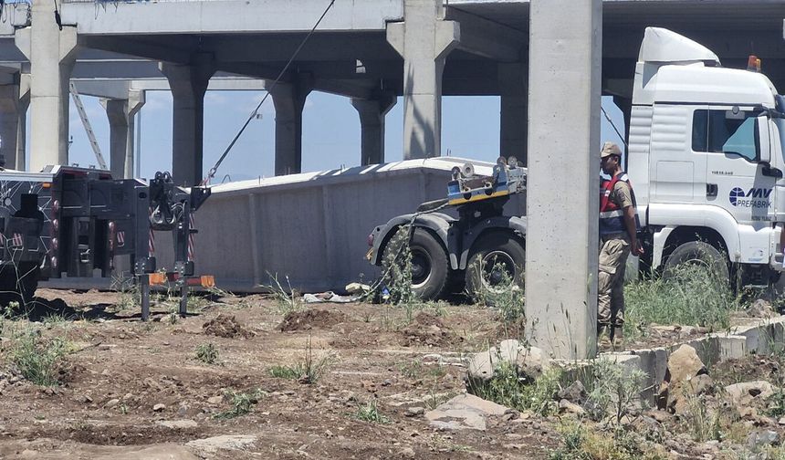 Beton blok işçilerin üzerine düştü: Bir ölü, bir yaralı