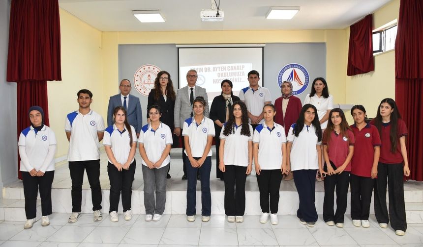 Dr. Ayten Canalp’tan Öğrencilere Kariyer Rehberliği