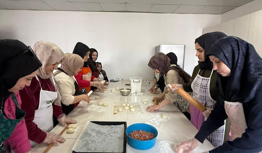 Kadınlara İstihdam Desteği: Aşçılık Kursuyla Meslek Sahibi Oluyorlar