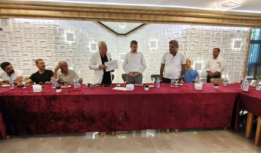 Karataş'tan Güvenlik Personeline Anlamlı Jest