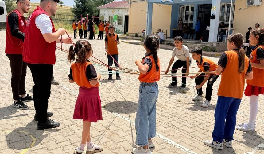 “Merkezim Her Yerde” Kamışlı Köyü’nde Yüzleri Güldürdü