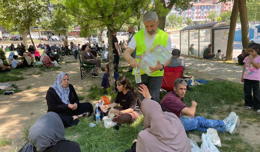MHP Batman İl Başkanlığı LGS Günü Sahaya İndi