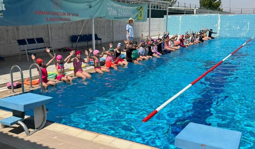 Özperk'ten Ailelere Hayati Uyarı: "Çocuklarınızı Kanallara Değil, Havuzlara Gönderin"