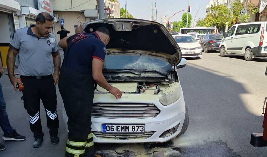 Seyir Halindeki Hafif Ticari Araçta Yangın Paniği