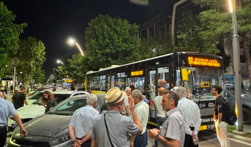 Yanlış Park Trafiği Felç Etti