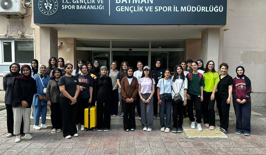 748 Genç Ücretsiz Tatile Gidiyor