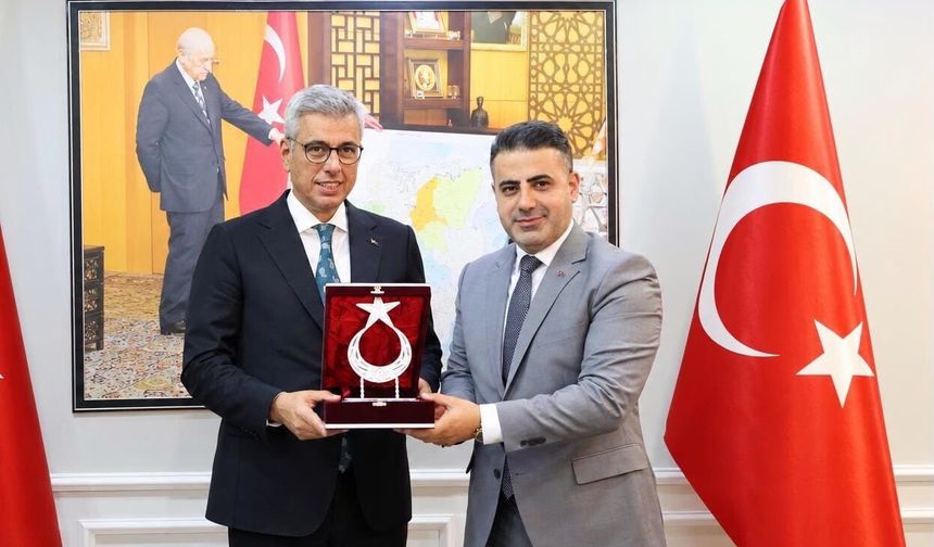 Çetin, Bakan Memişoğlu’na kentin sağlık ihtiyaçlarını iletti