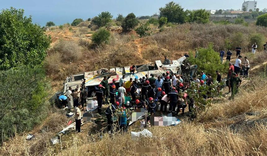 Yolcu otobüsü şarampole yuvarlandı: 25 ölü, 44 yaralı