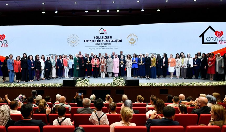 Dr. Ayten Canalp, “Gönül Elçileri Koruyucu Aile Vizyon Çalıştayı” Programına Katıldı