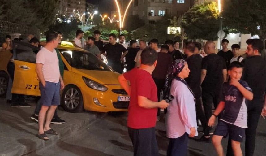 Gece Yarısı Kavşakta Kaza: 2 Yaralı