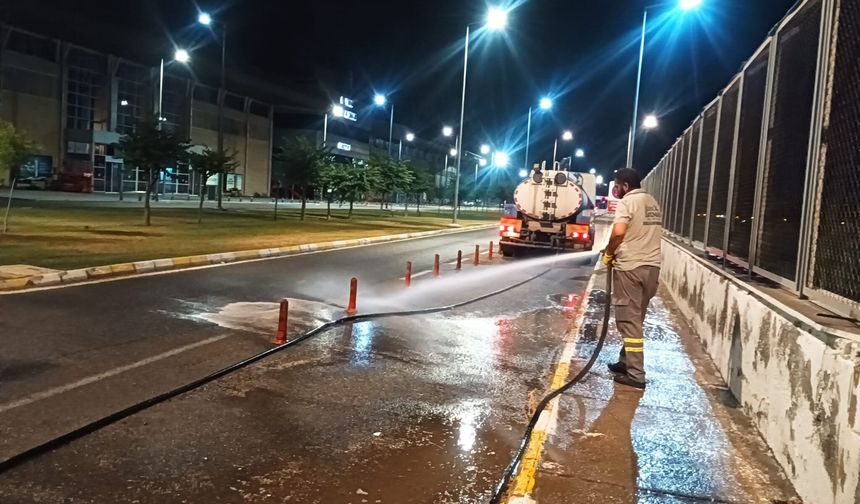 Kent Genelinde Kapsamlı Temizlik Çalışmaları Sürüyor