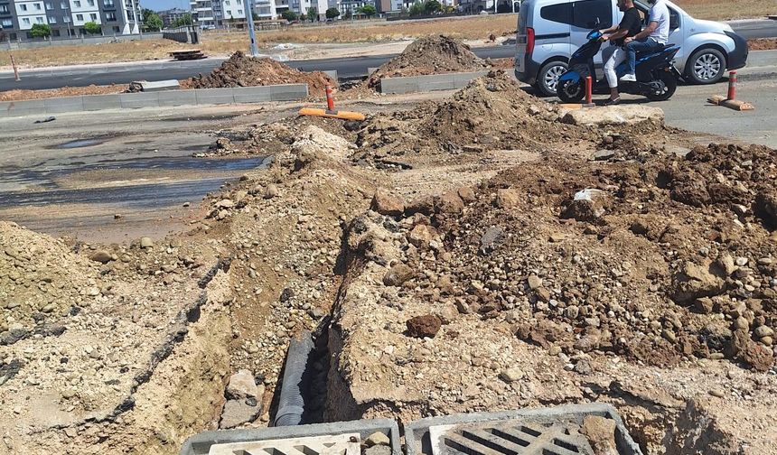 Necat Nasıroğlu Bulvarı'nda Yağmur Suyu Hat Çalışması