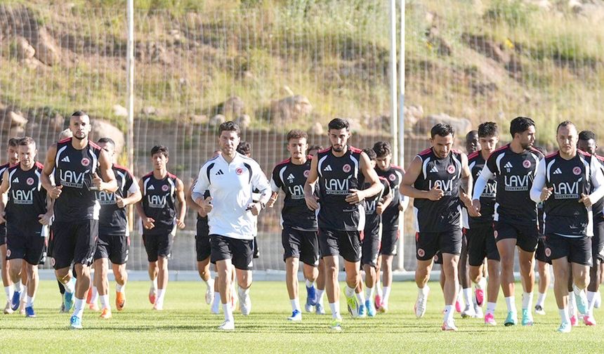 Petrolspor Erciyes Kampında Tempoyu Artırdı: Selçuk Şahin Memnun, Transferler Sürecek