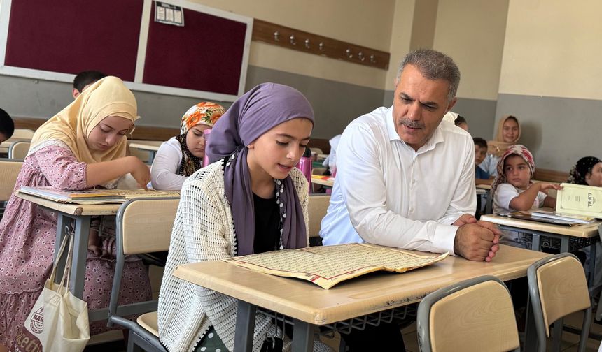 TÜGVA Yaz Okulu Öğrencilerine Dondurma Sürprizi