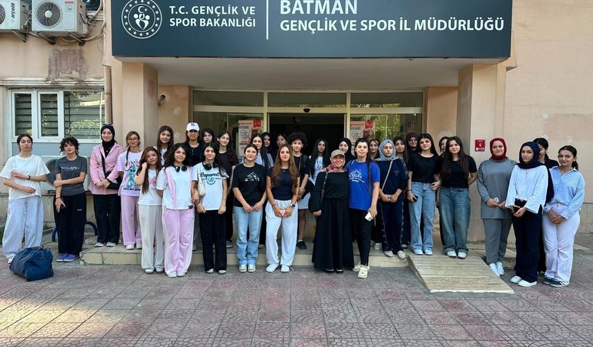 Batman’da 32 Genç Kız Beydağı Gençlik Kampı’na Uğurlandı