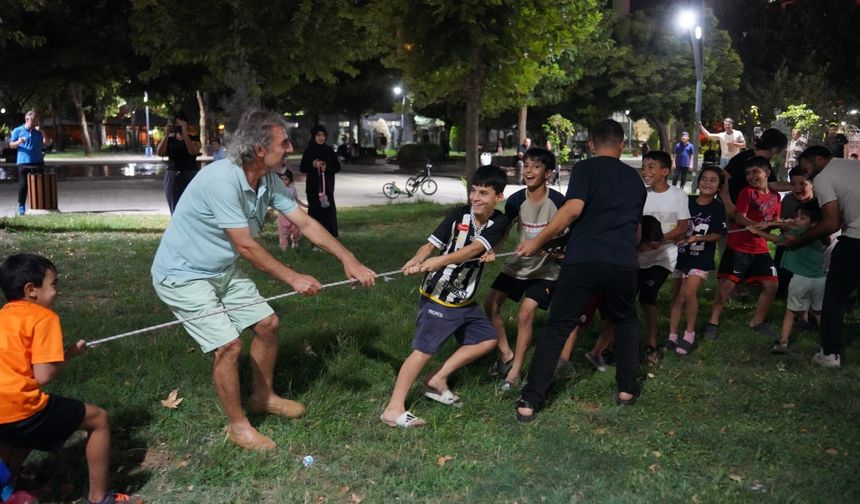 ÇOCUKLAR MUTLULUKTA NİRVANA YAŞADI