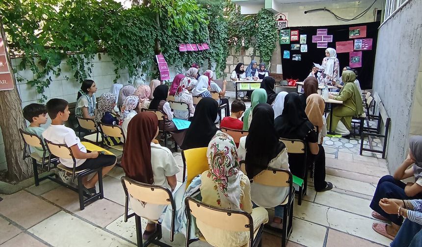 Ekranlara Değil, Birbirimize Bakalım: Batman’da Teknoloji Münazarası
