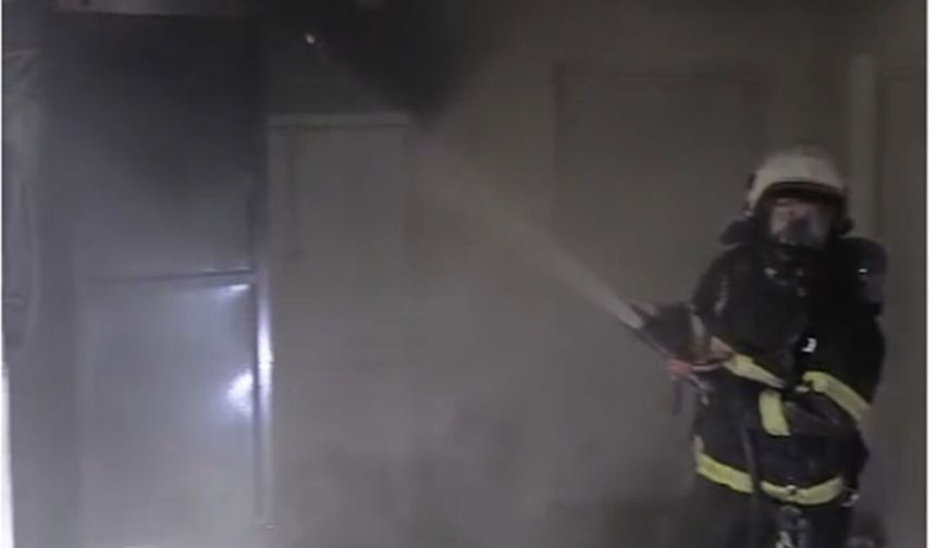 Elektrik Panosundaki Yangın Paniğe Neden Oldu: 2 Yaralı