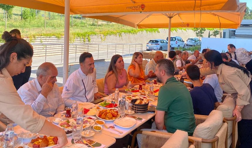 Gazeteciler Chef Deham’da Kahvaltıda Buluştu