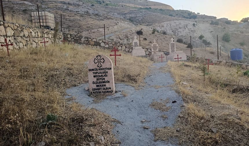 Gercüş’te Tarihe Işık Tutan Hıristiyan Mezarlığı