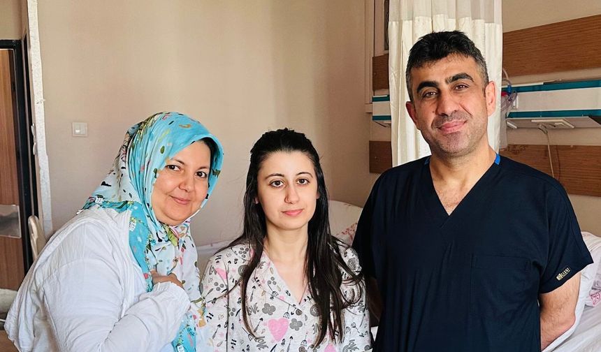 Bölgede İlk Kez Yapılan Kapalı Böbrek Ameliyatıyla Ecrin Şifa Buldu