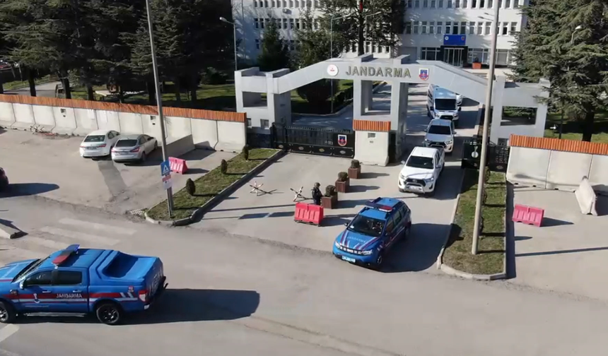 Jandarmadan uyuşturucu operasyonu: 104 kilo uyuşturucu, 294 bin hap ele geçirildi!