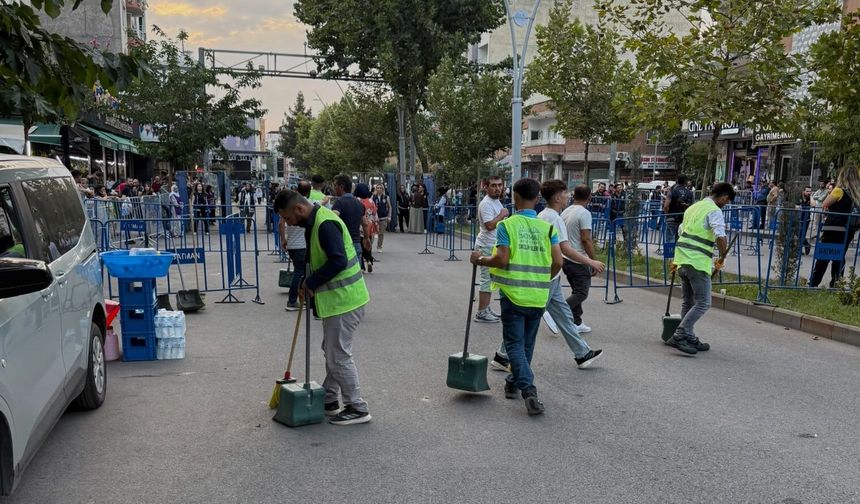 Parklar, Pazarlar ve Konser Alanı Baştan Aşağı Temizlendi