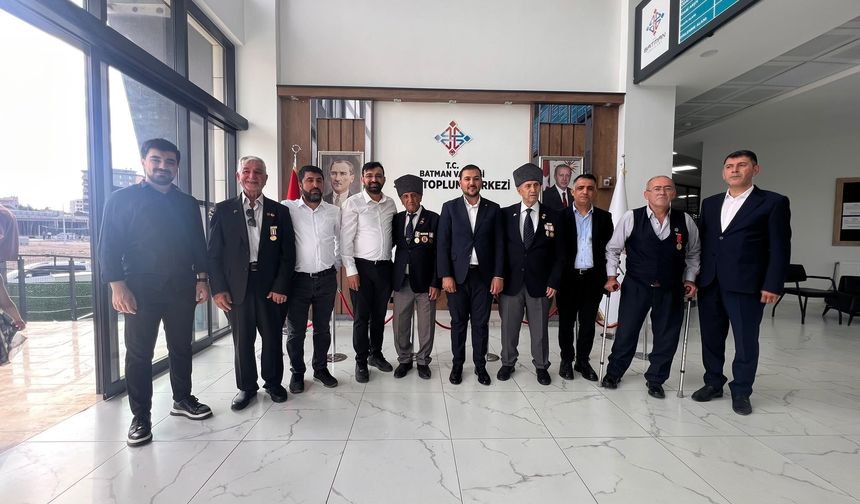 AK Parti’den gazilere vefa ziyareti