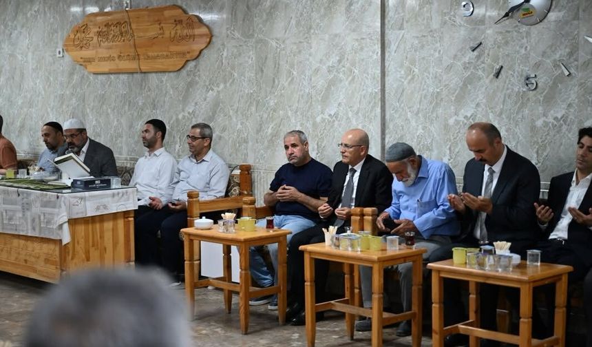 Bakan Şimşek’ten Yangında Hayatını Kaybedenlerin Ailelerine Taziye Ziyareti