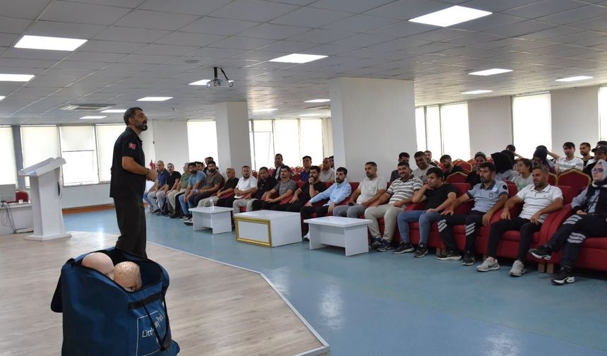 Okullarda Güvenlik İçin İlk Adım: Bahçe Görevlilerine İlk Yardım Eğitimi