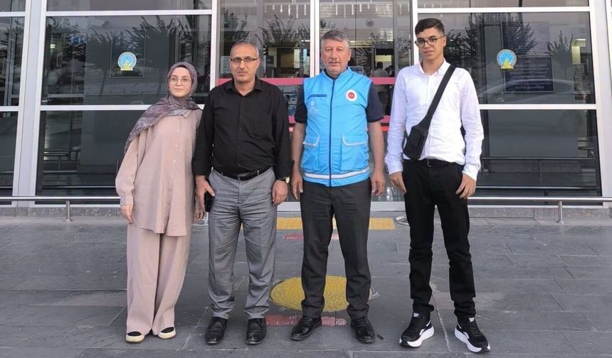 Umre Ödülünü Kazanıp Kutsal Topraklara Uğurlandılar