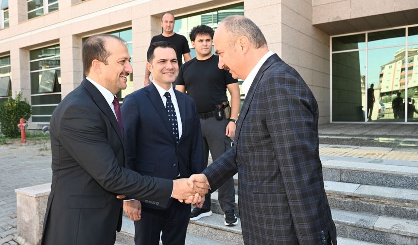 Vali Canalp’ten Adalet Komisyonu Başkanı Yıldırım’a Hayırlı Olsun Ziyareti