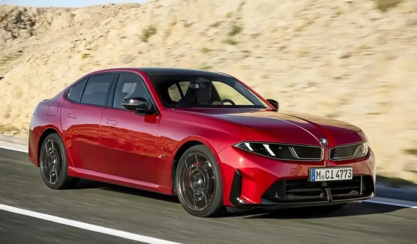 EFSANE SEDAN YENİDEN DOĞDU: 2027 BMW 3 SERİSİ NEUE KLASSE ÇİZGİLERİ, 437 BEYGİR GÜÇ VE FABRİKASYON DRIFT MODUYLA SAHNEYE ÇIKTI!
