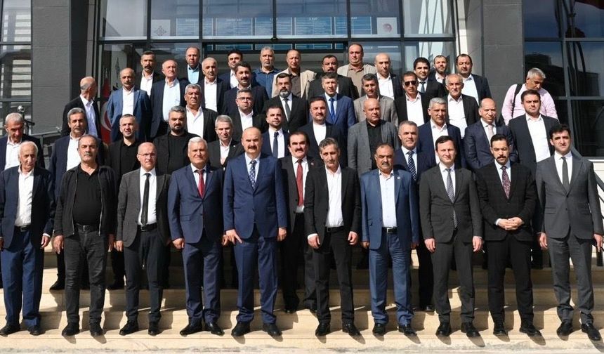 Batman’da Muhtarlar Günü Programı: Vali Canalp Muhtarlarla Buluştu