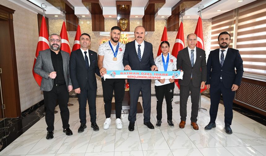 Avrupa Şampiyonu Batmanlı Sporculara Vali Canalp’ten Altın Ödül