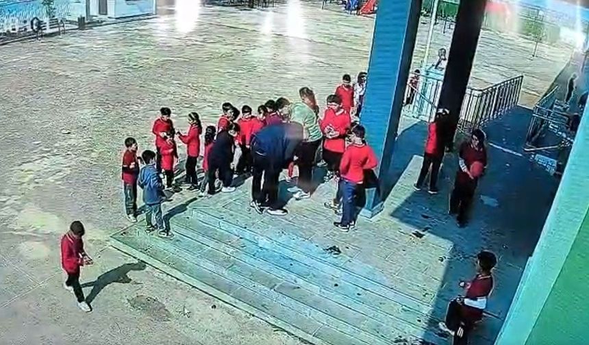 Heimlich Manevrasıyla Öğrenciyi Kurtardı: O Anlar Kamerada