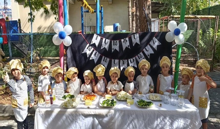 Miniklerden Turşu Yapımı Etkinliği