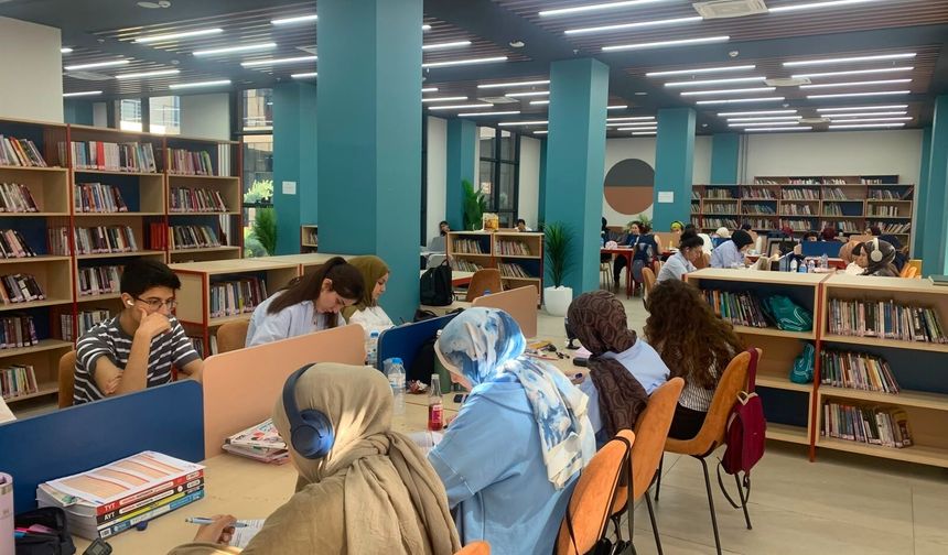 Sason’da Hem YKS’ye Hem Okuma-Yazmaya Destek
