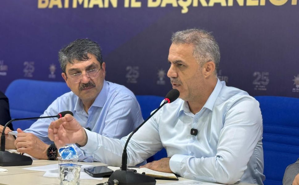 AK Parti Batman’da Coşkulu Buluşma: Yeni Dönemin Yol Haritası Çizildi