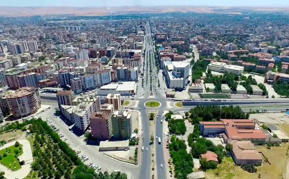 Batman’da yüzyıllardır ayakta duruyor! Dev taş köprünün hikâyesi şaşırtıyor