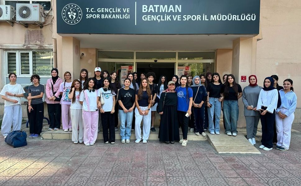 Batman’da 32 Genç Kız Beydağı Gençlik Kampı’na Uğurlandı