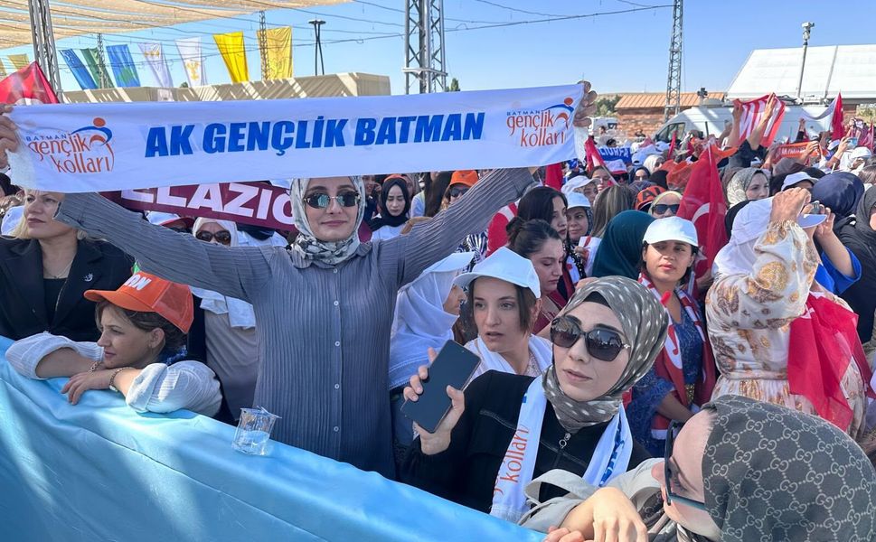 Batman’dan Malazgirt’e 3 Bin 222 Kişi Zafer Coşkusuna Ortak Oldu